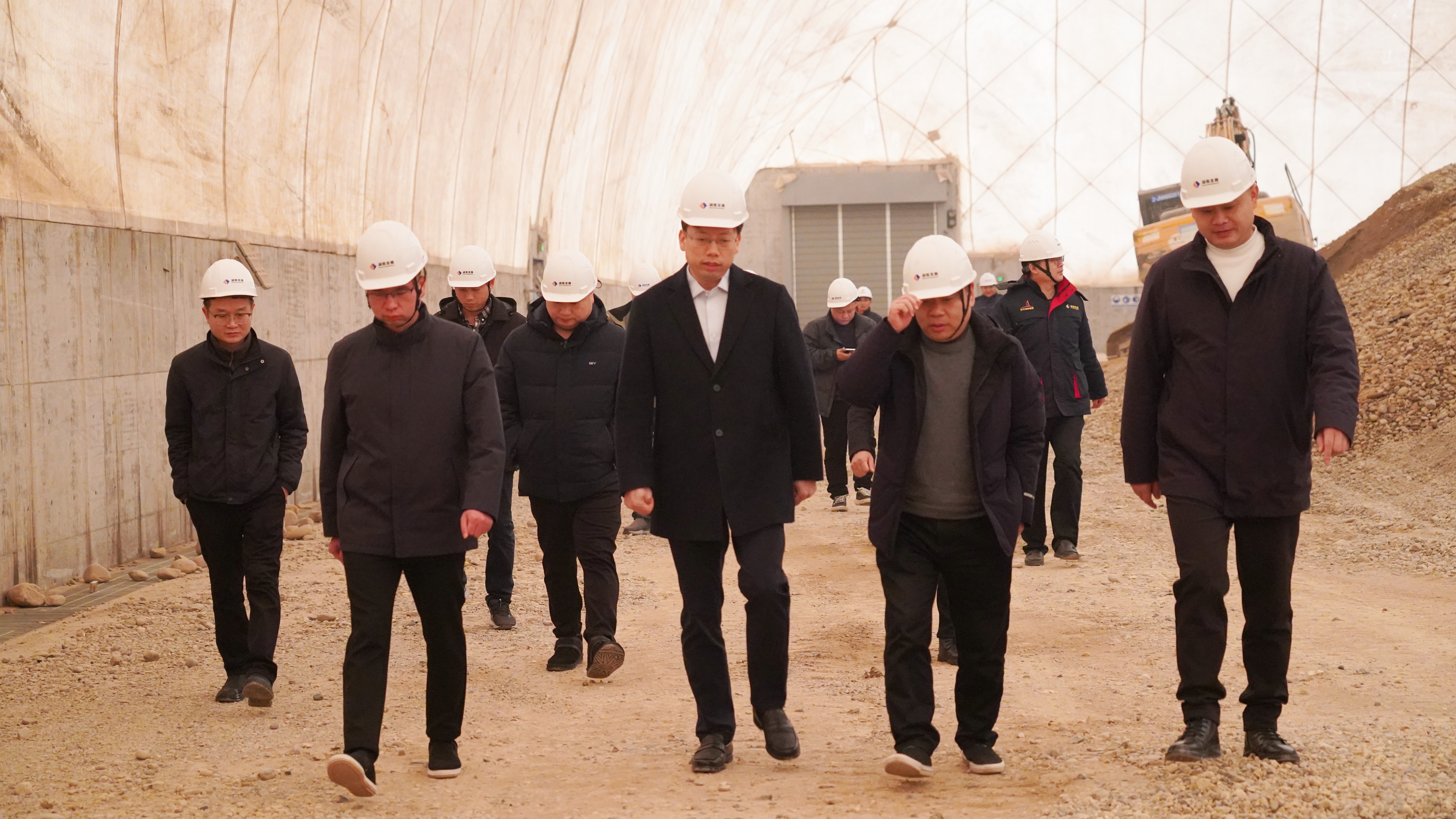沅江市委副書記張心鏡一行調(diào)研湖南發(fā)展機(jī)制砂和砂石集散中心項(xiàng)目