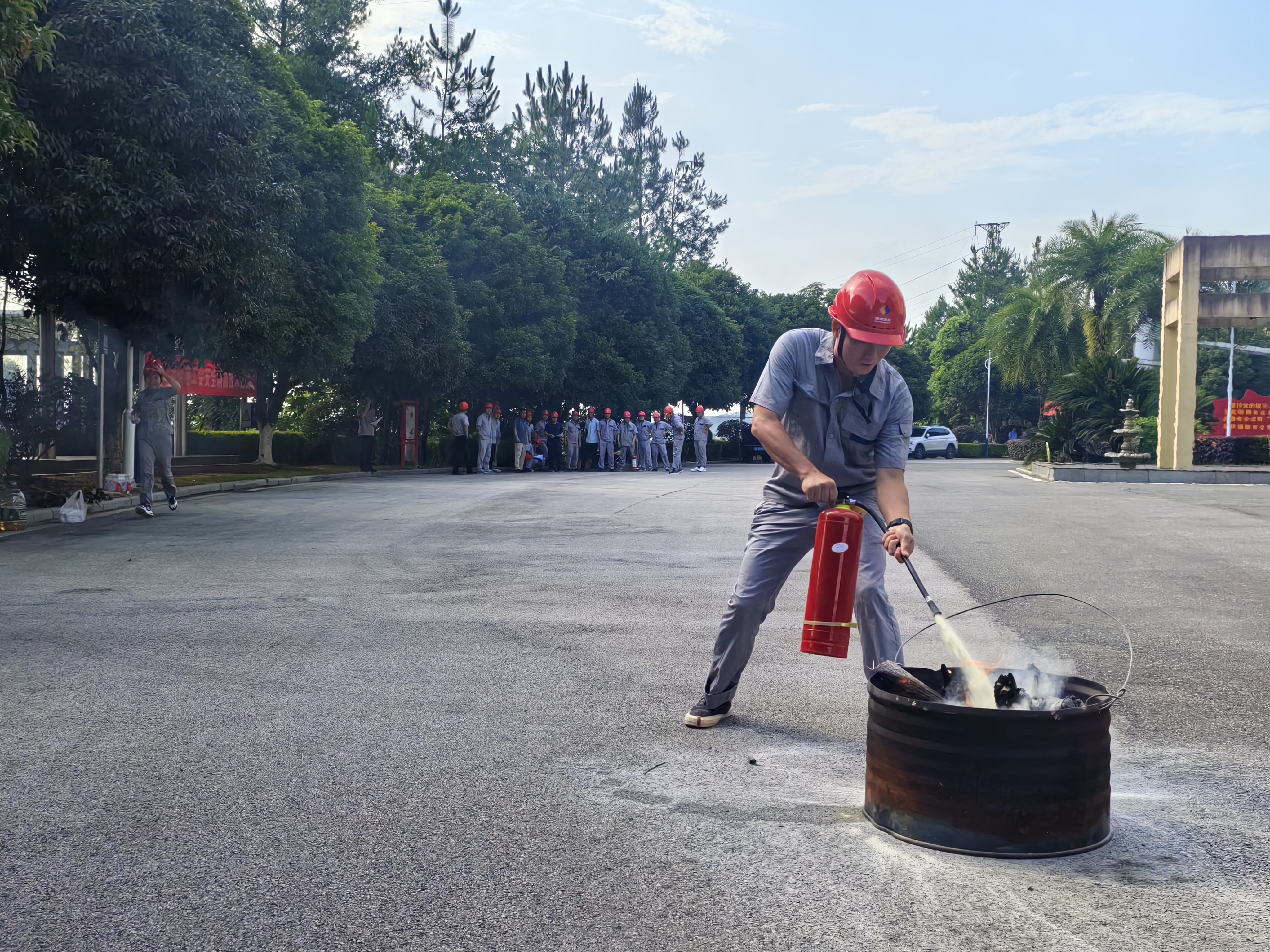 以賽促練強(qiáng)技能——蟒電公司開(kāi)展消防技能比武